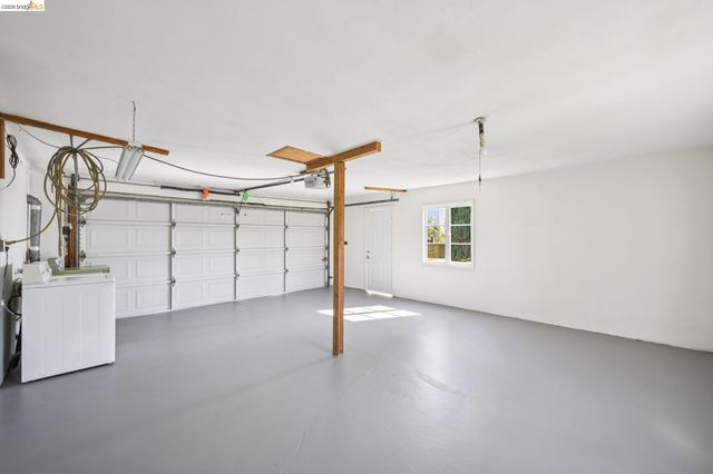 605 Prospect Ave, Oakland, CA 94610