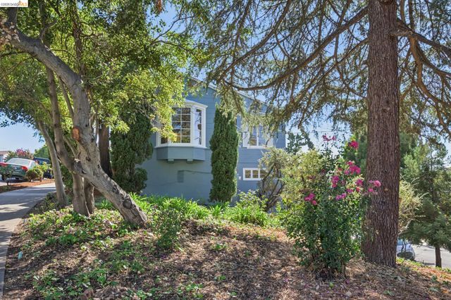 605 Prospect Ave, Oakland, CA 94610