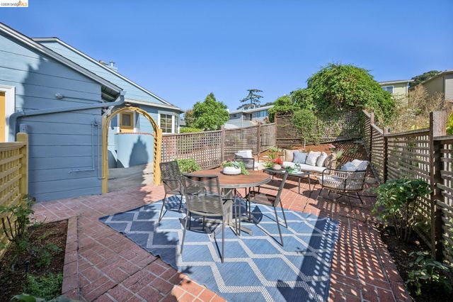 605 Prospect Ave, Oakland, CA 94610
