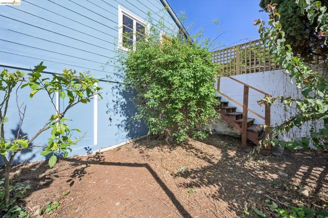 605 Prospect Ave, Oakland, CA 94610