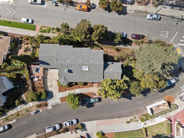 605 Prospect Ave, Oakland, CA 94610