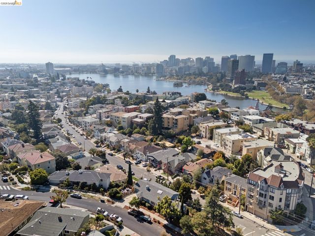 605 Prospect Ave, Oakland, CA 94610