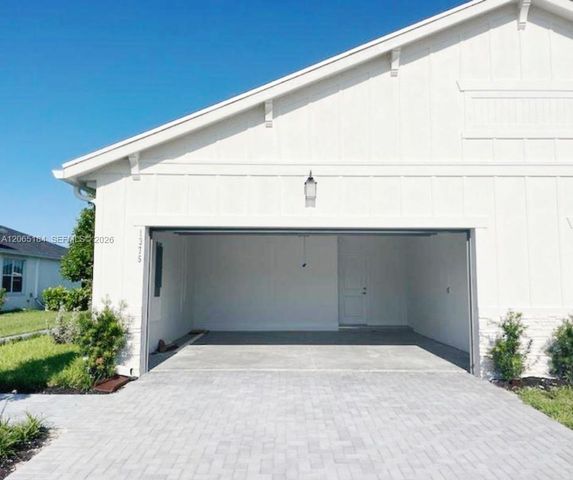 1375 Tangled Orchard Trce, Loxahatchee, FL 33470