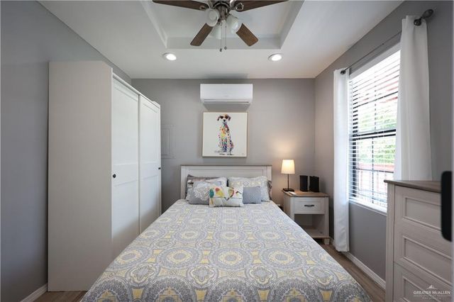 205 S Guerra Avenue, Weslaco, TX 78596