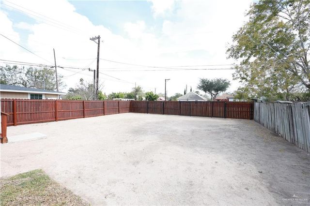 205 S Guerra Avenue, Weslaco, TX 78596