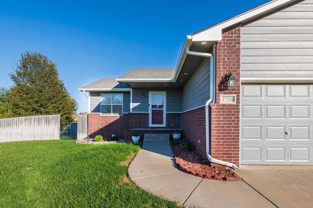 1726 N Black Oak Ct, Andover, KS 67002