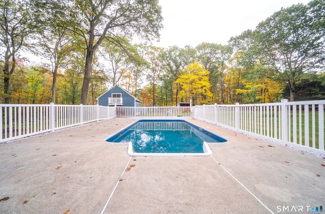 882 Killingworth Road, Haddam, CT 06441