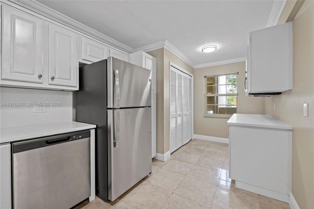 823 Cypress Boulevard 204, Pompano Beach, FL 33069