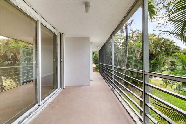 823 Cypress Boulevard 204, Pompano Beach, FL 33069