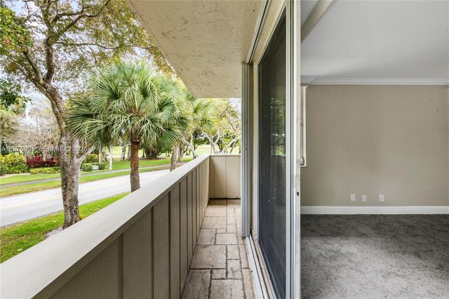 823 Cypress Boulevard 204, Pompano Beach, FL 33069