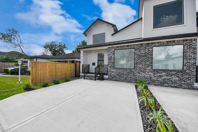 4630 Larkspur Street A, Houston, TX 77051