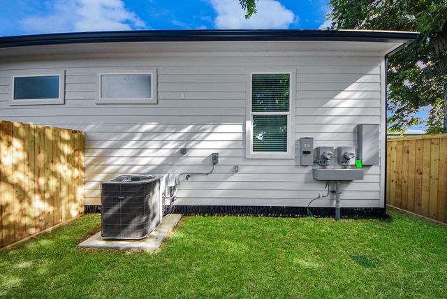 4630 Larkspur Street A, Houston, TX 77051