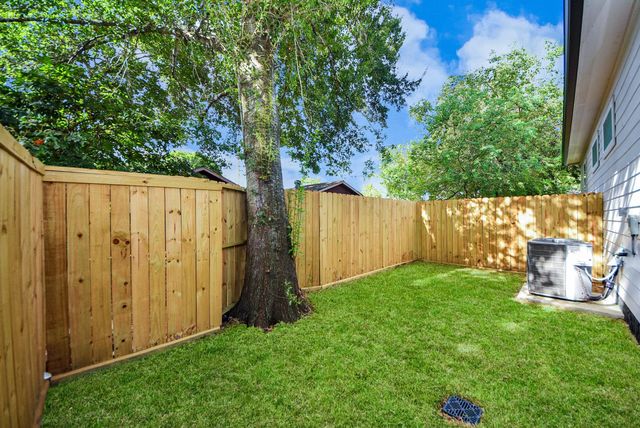 4630 Larkspur Street A, Houston, TX 77051