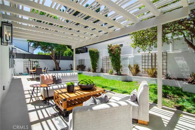 4859 Gaynor Avenue, Encino, CA 91436