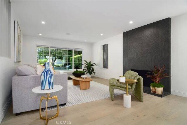 4859 Gaynor Avenue, Encino, CA 91436