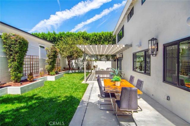 4859 Gaynor Avenue, Encino, CA 91436