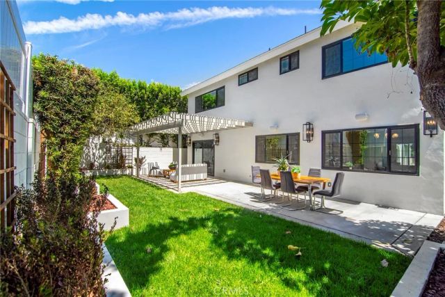 4859 Gaynor Avenue, Encino, CA 91436