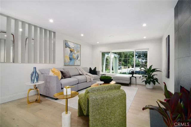 4859 Gaynor Avenue, Encino, CA 91436