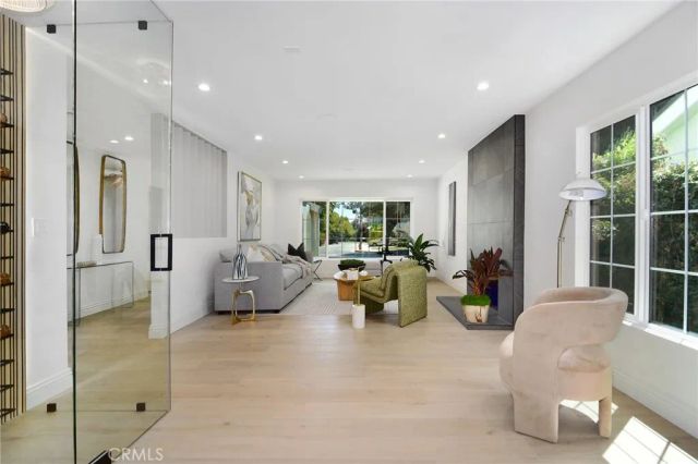 4859 Gaynor Avenue, Encino, CA 91436