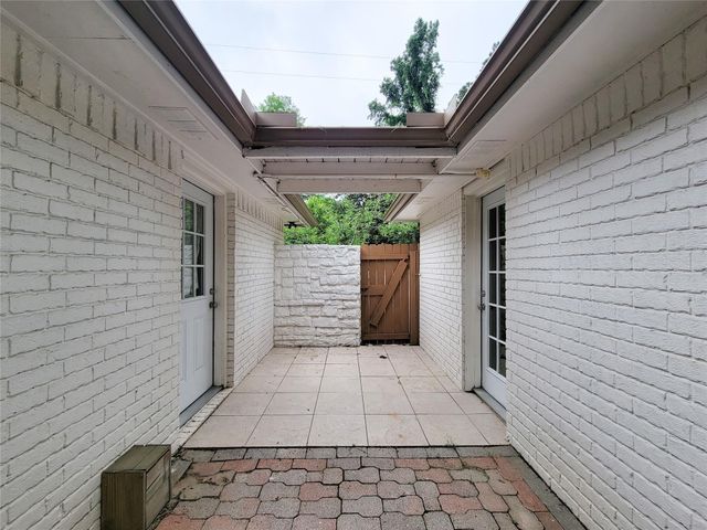 25723 Glen Loch, Spring, TX 77380