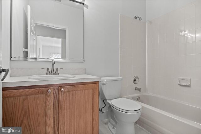 7 COVERED BRIDGE CIR, Columbus, NJ 08022