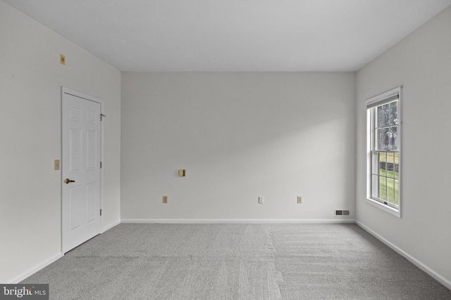 7 COVERED BRIDGE CIR, Columbus, NJ 08022