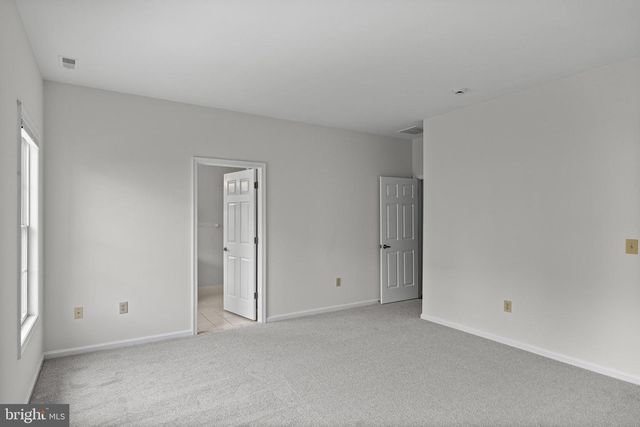 7 COVERED BRIDGE CIR, Columbus, NJ 08022