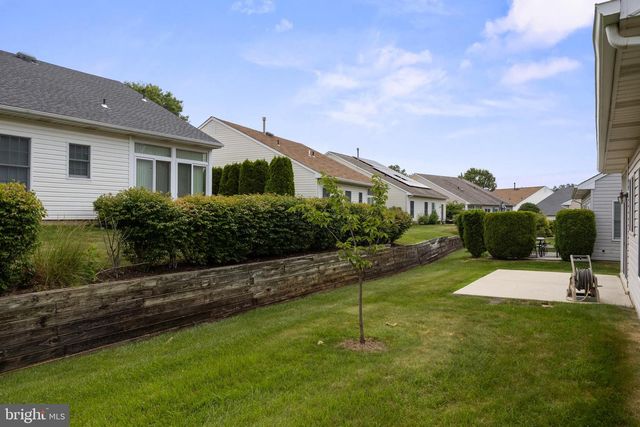 7 COVERED BRIDGE CIR, Columbus, NJ 08022