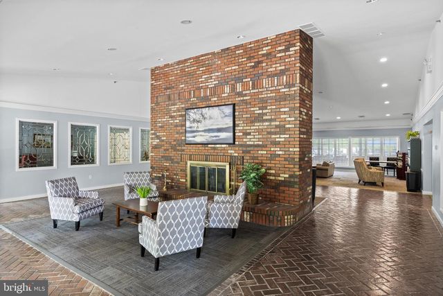 7 COVERED BRIDGE CIR, Columbus, NJ 08022