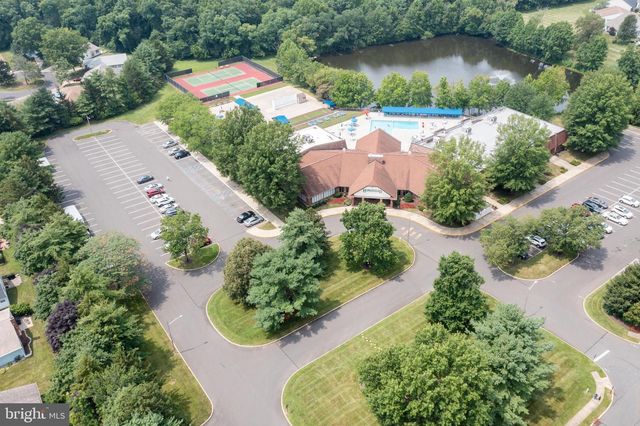 7 COVERED BRIDGE CIR, Columbus, NJ 08022