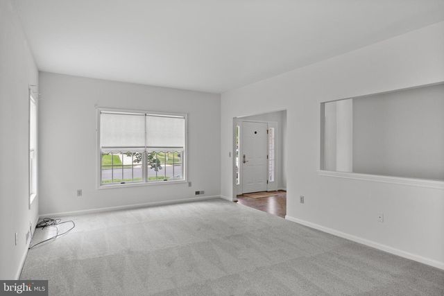 7 COVERED BRIDGE CIR, Columbus, NJ 08022