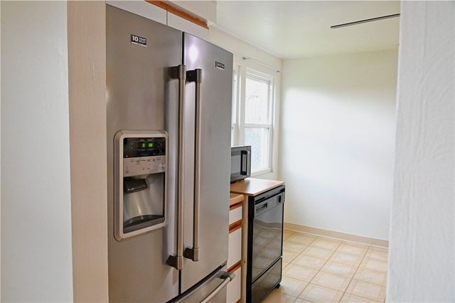 104 Mcalister Dr, Penn Hills, PA 15235