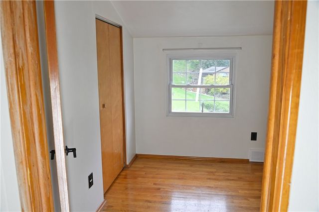 104 Mcalister Dr, Penn Hills, PA 15235