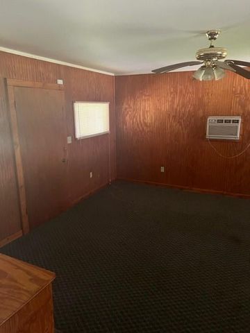 1512 North 9th Street, Conroe, TX 77301