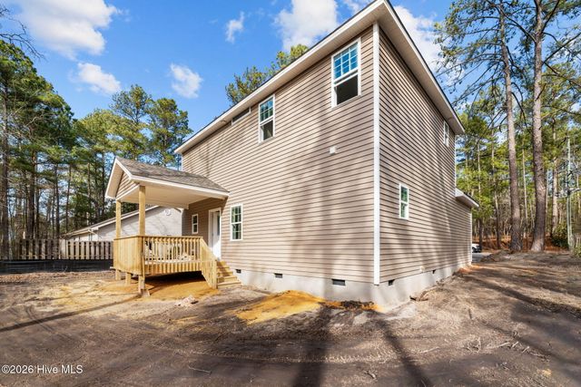 145 Juniper Lake Road, West End, NC 27376