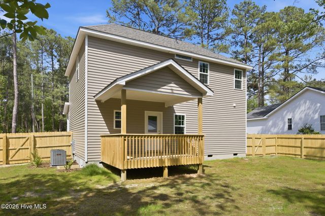 145 Juniper Lake Road, West End, NC 27376