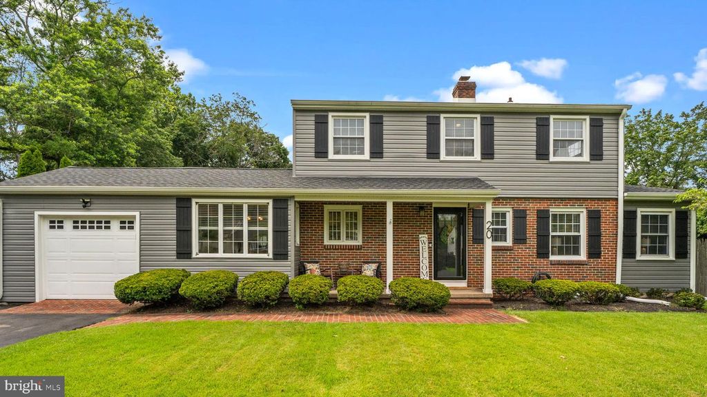 20 GLEN DR, Yardley, PA 19067