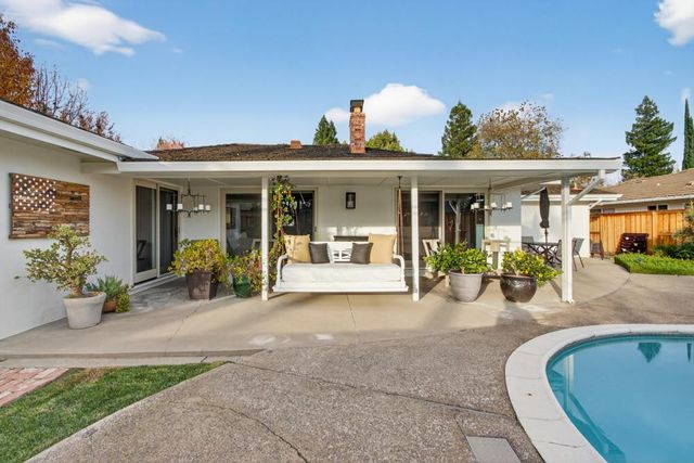 2910 Huntington Rd, Sacramento, CA 95864