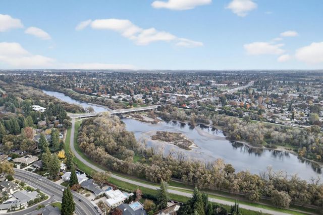 2910 Huntington Rd, Sacramento, CA 95864