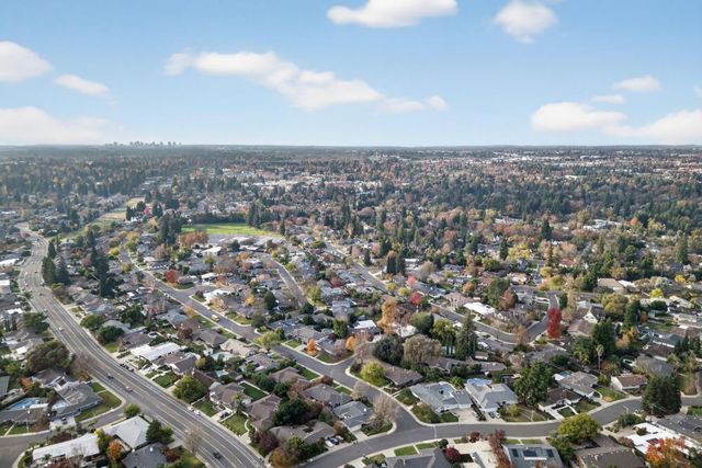 2910 Huntington Rd, Sacramento, CA 95864