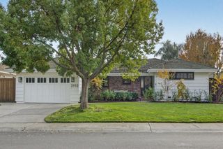 2910 Huntington Rd, Sacramento, CA 95864