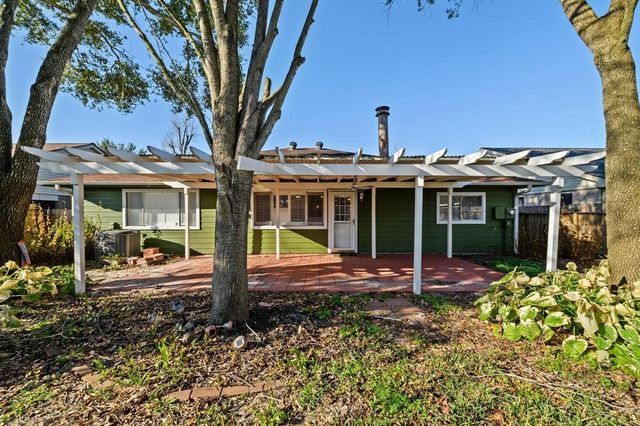 1935 Pilgrims Point Drive, Friendswood, TX 77546