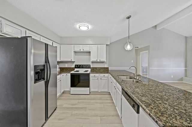 1935 Pilgrims Point Drive, Friendswood, TX 77546