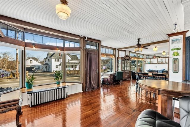 896 Sandwich Rd, Bourne, MA 02561