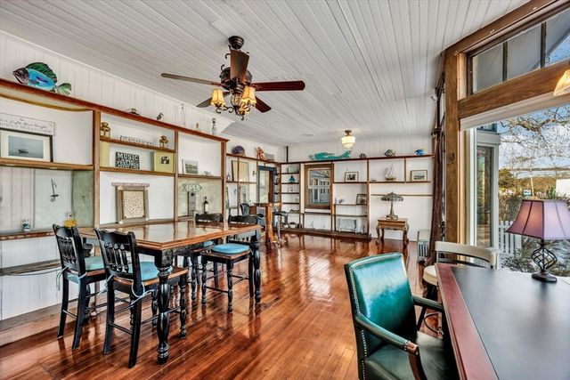 896 Sandwich Rd, Bourne, MA 02561