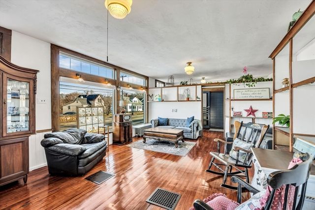 896 Sandwich Rd, Bourne, MA 02561