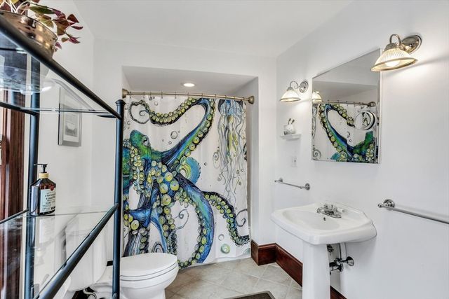 896 Sandwich Rd, Bourne, MA 02561