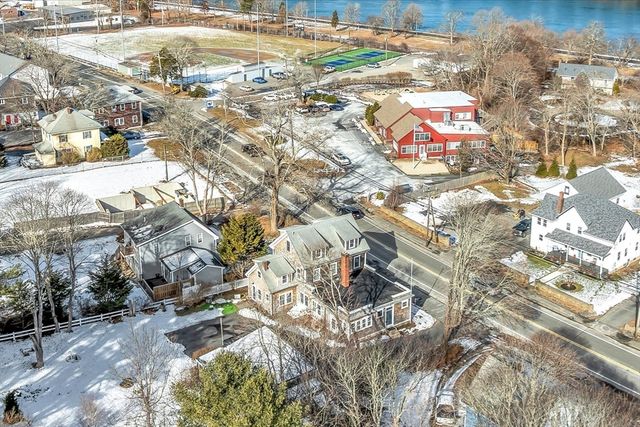 896 Sandwich Rd, Bourne, MA 02561