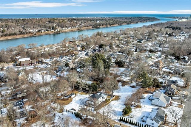 896 Sandwich Rd, Bourne, MA 02561