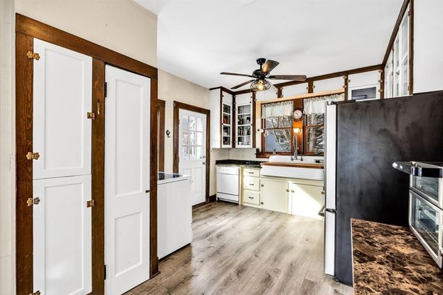 896 Sandwich Rd, Bourne, MA 02561